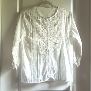 NWT XL NXH white embroidery and lace top with 3/4 length sleeves.